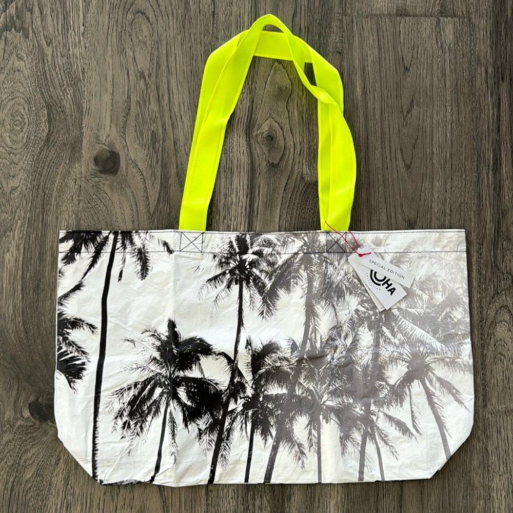 ✨RARE✨ NWT Aloha Collection Holo Holo bag